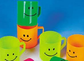 生活小貼士 用錯水杯的壞處，玻璃、不銹鋼、塑料杯，告訴你用哪種杯子最安全